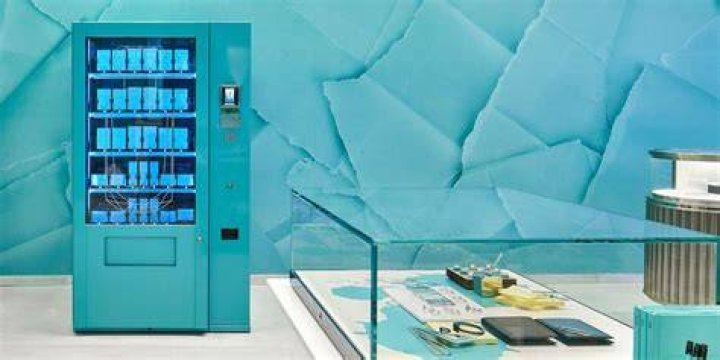 A Tiffany & Co vending machine exists – Perfume vending machine inside the new Tiffany Covent Garden store