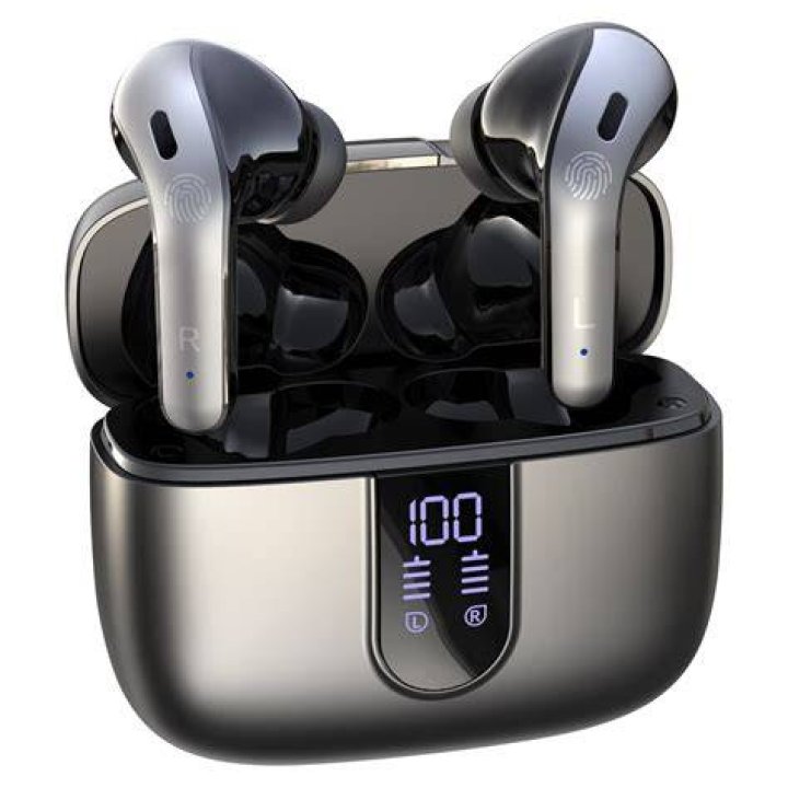 A woman bought mini earphones from Shein