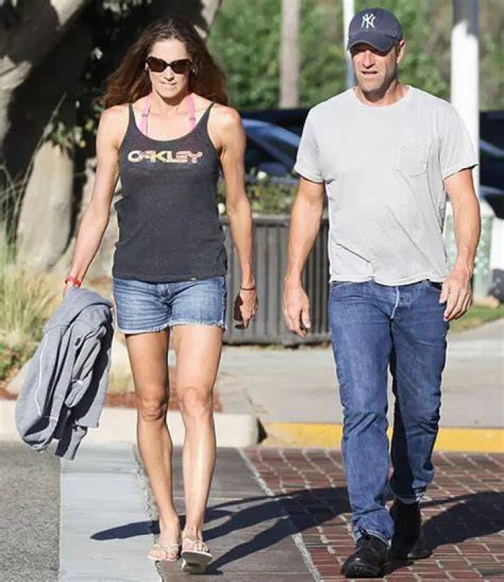 Aaron Eckhart Wife