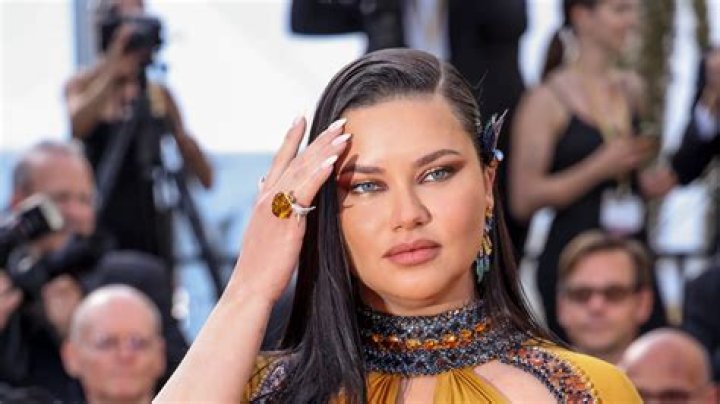 Adriana Lima da a luz a su tercer hijo el porqu&eacute; del peculiar nombre