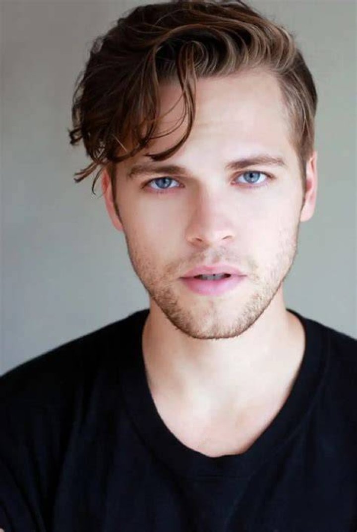 Alexander Calvert: Actor, Age, Height, Wife, Movies, Net Worth!