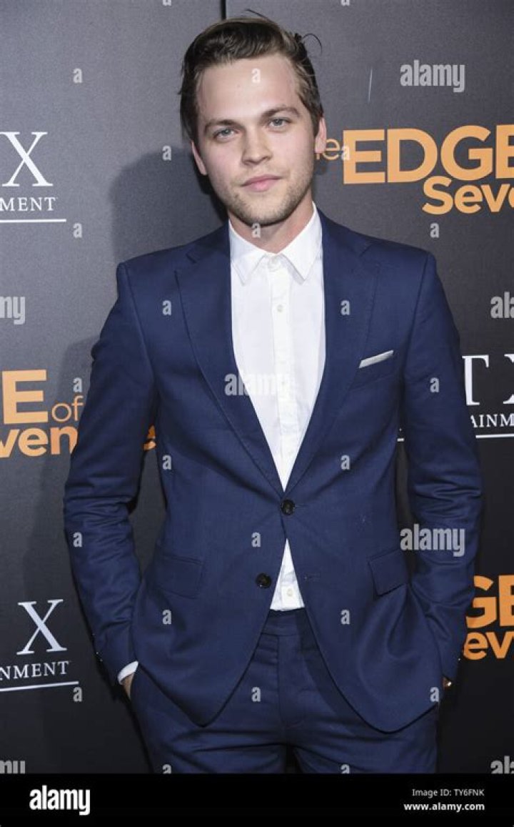 Alexander Calvert - The Edge of Seventeen