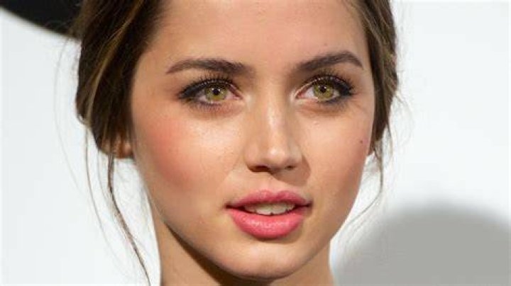 Ana de Armas Looks Sexy On The Set Of "Blonde" (8 Photos) The Fappening
