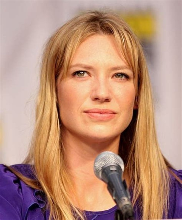 Anna Torv Height Weight Body Stats Age Family Facts