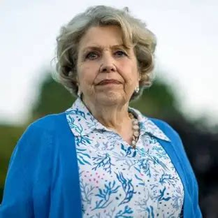 Anne Reid Net Worth, Age, Height, Husband, Family, Wiki 2024