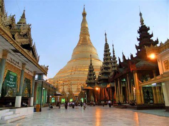  At Shwedagon Pagoda in Yangon, Myanmar