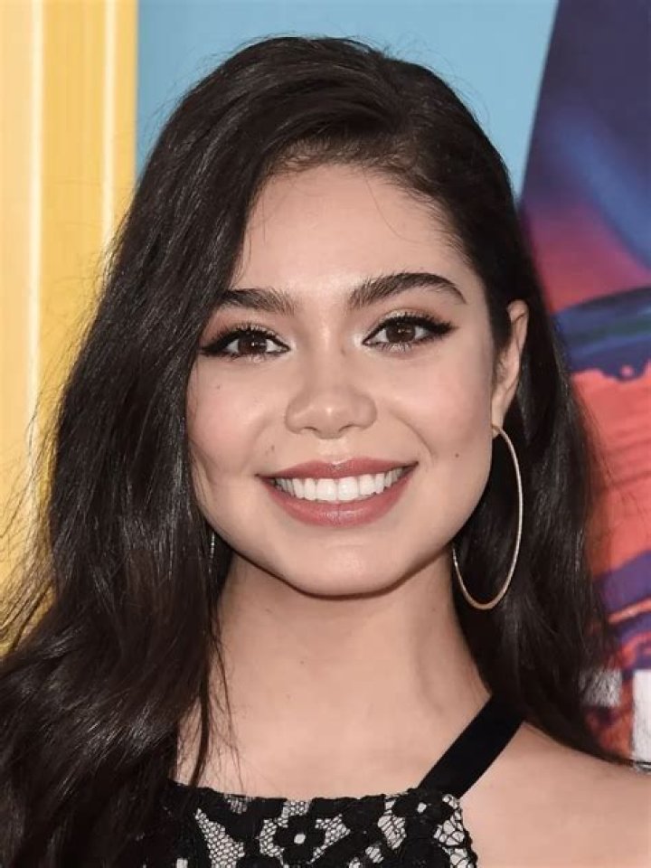 Aulii Cravalho Bio