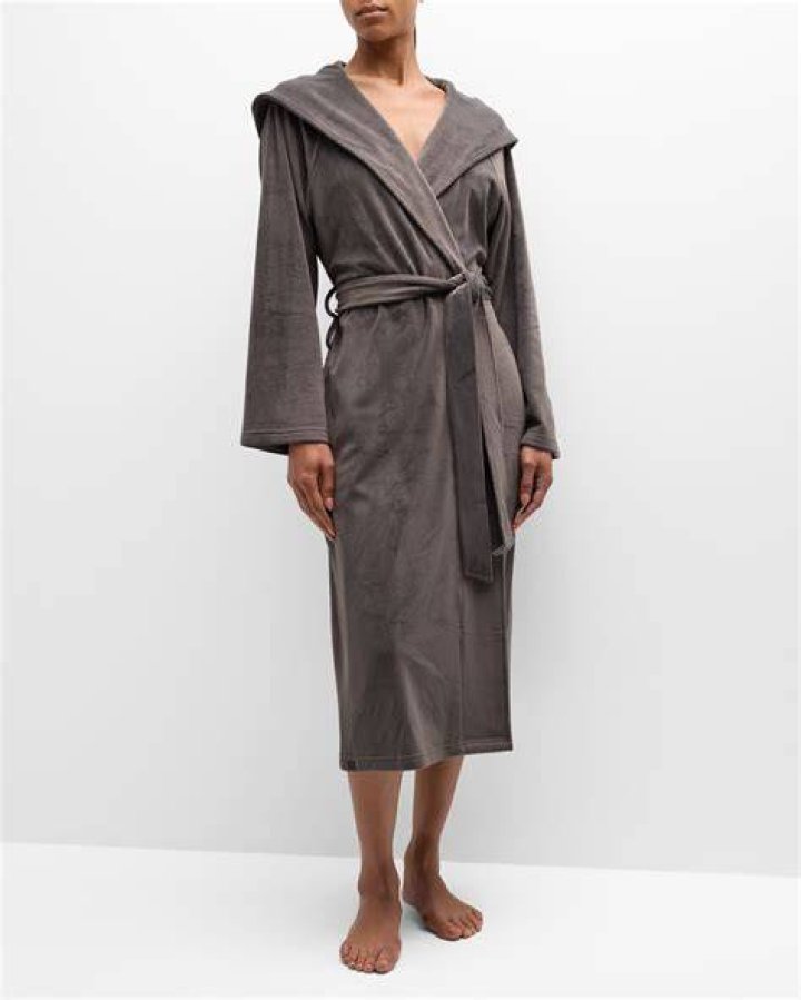 Barefoot Dreams LuxeChic Hooded Robe