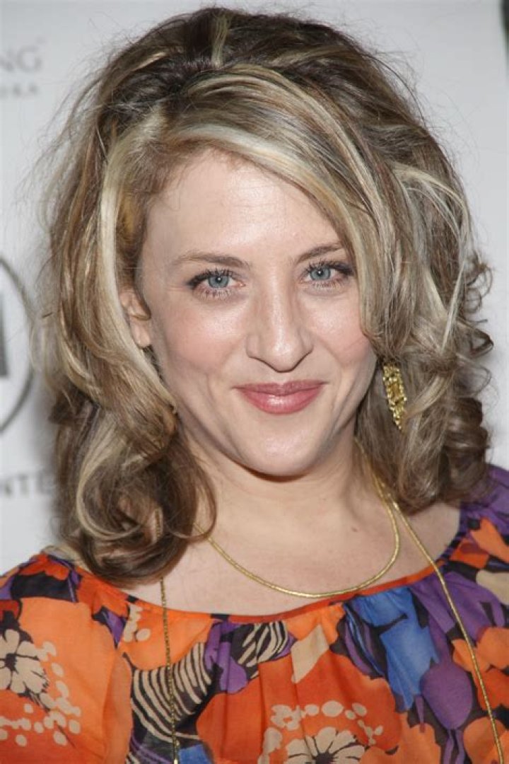 Bitty Schram Net Worth, Age, Height, Weight, Family, Wiki 2024