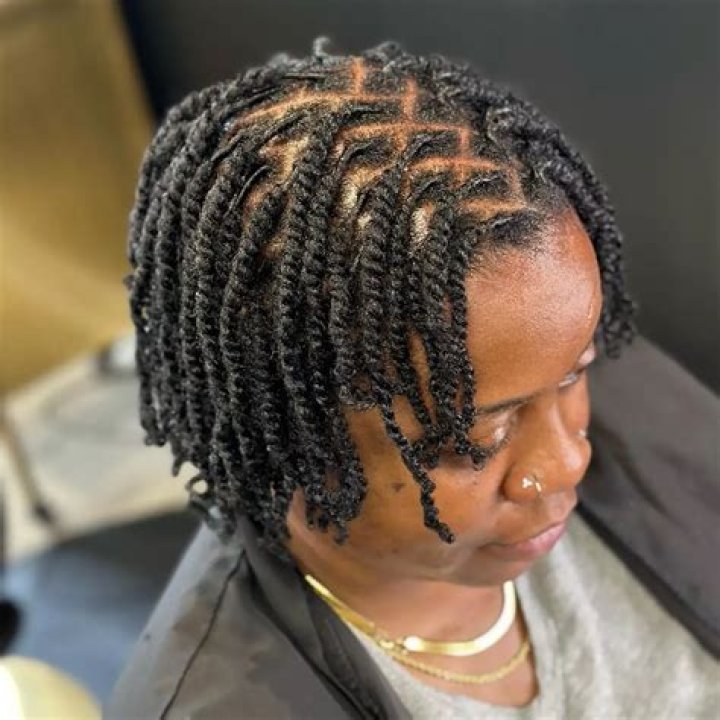 Bob three-strand twists