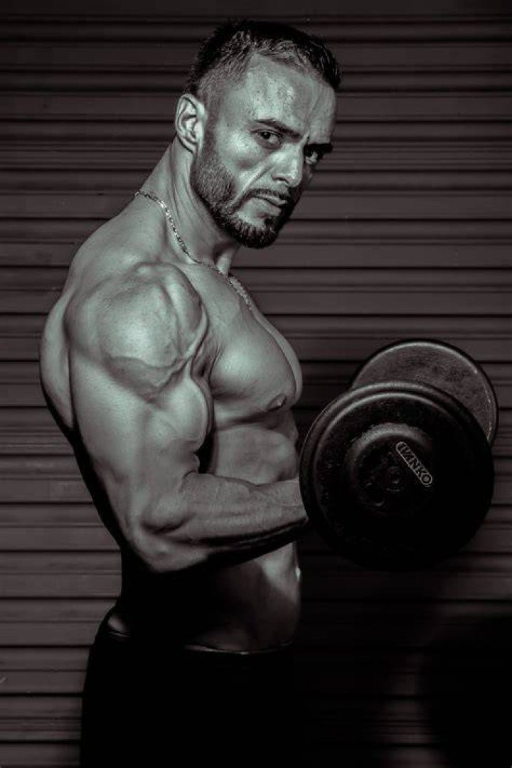 bodybuilder, bodybuilding, barechested, shoulder, muscle, physical fitness, abdomen, chest, fitness professional, arm,