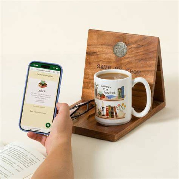 book nook reading valet