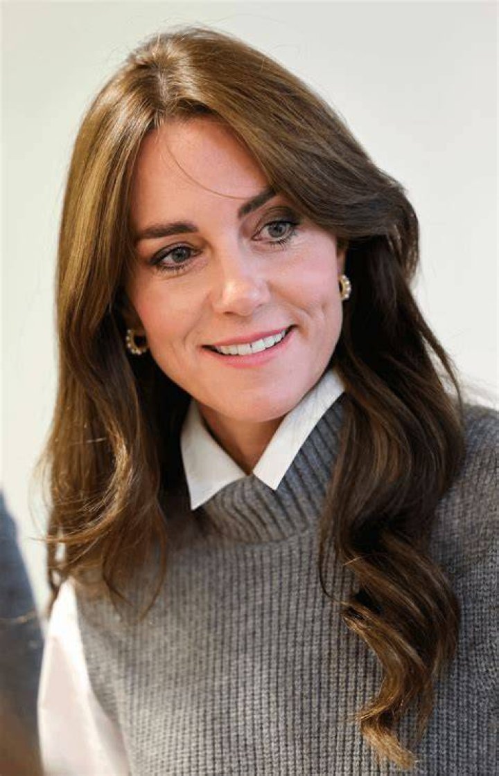 bracknell, england october 04 catherine, princess of wales smiles as she arrives for her visit to vsi razom community hub, in the lexicon shopping centre, on october 04, 2023 in bracknell, england the princess was there to hear about the work the organisation has been doing to support those who have arrived in the local area from ukraine as a result of the ongoing conflict photo by chris jacksongetty images