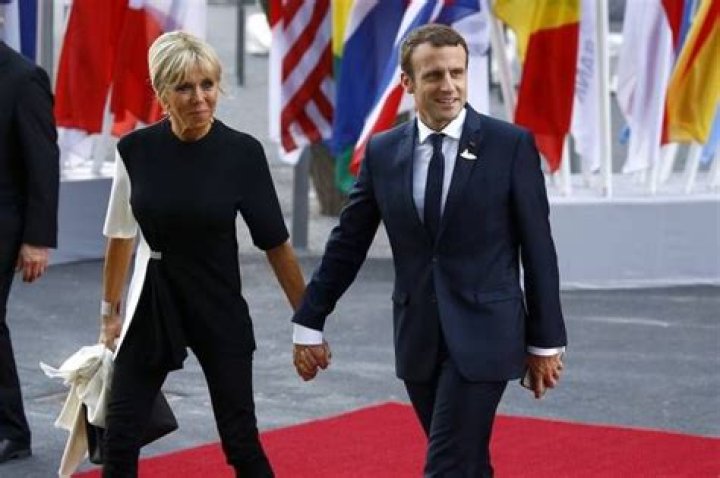 Brigitte Macron Lost All Her Friends By Dating Emmanuel Daily Mail Online