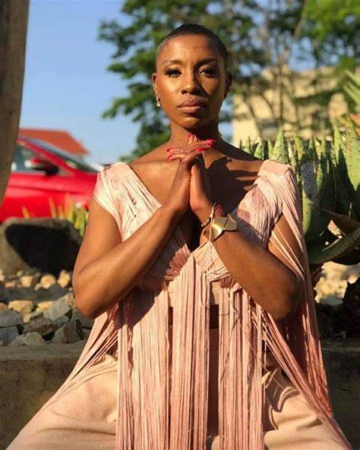 Busisiwe Lurayi, How to Ruin Christmas, passing, death, aunt