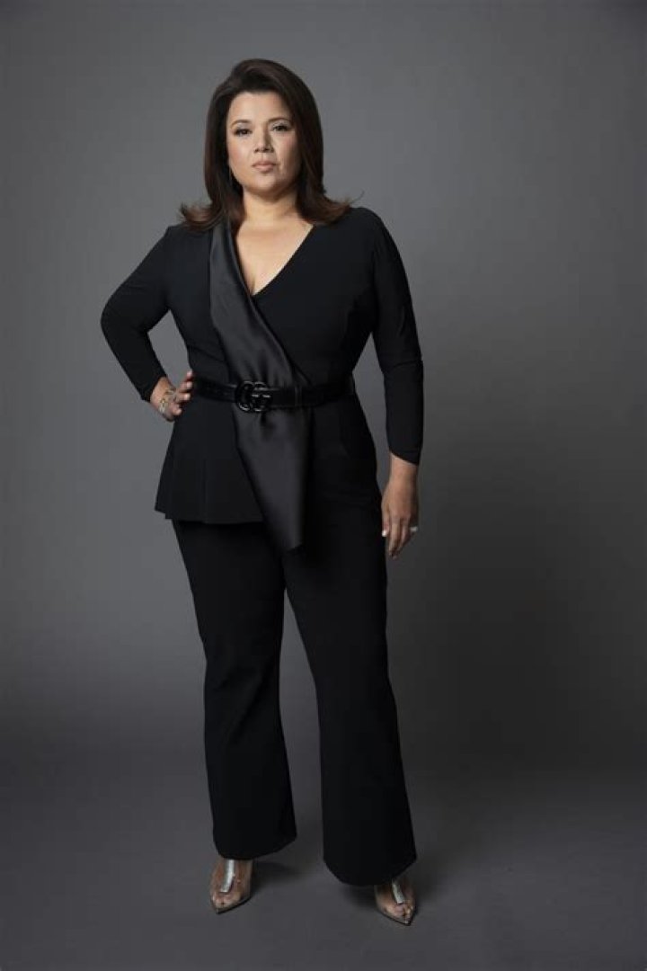 Carlos Navarro Net Worth, Age, Height, Weight, Family, Wiki 2024