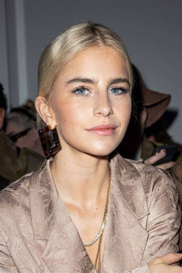 caroline daur