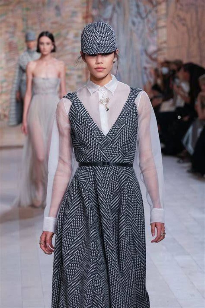 christian dior runway paris fashion week womenswear fall winter 2023 2024
