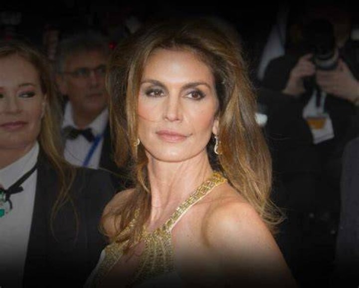 Cindy Crawford - Age, Bio, Birthday, Family, Net Worth