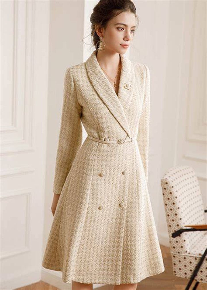 Clothing, Window, Collar, Coat, Dress shirt, Shirt, Outerwear, Fashion accessory, Formal wear, Style, 