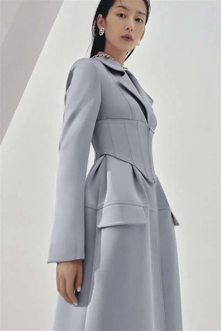 Coat, Dress, Suit, Fashion, Carpet, Public event, Premiere, One-piece garment, Day dress, Blond, 