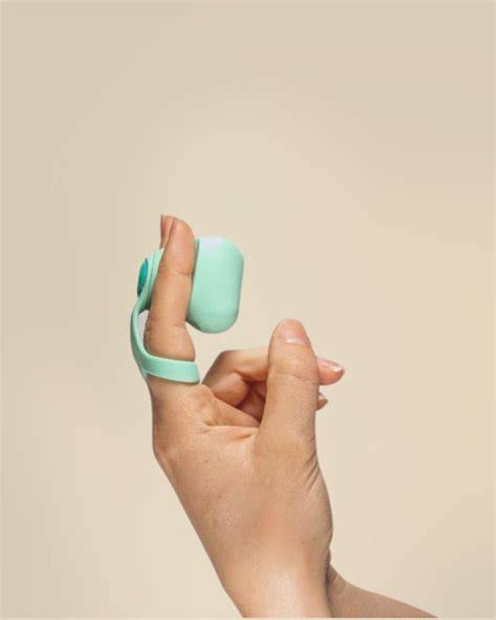 dame fin finger vibrator