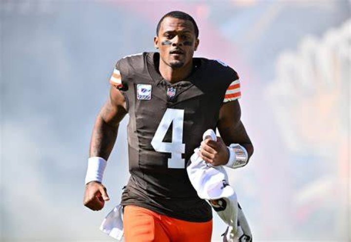 Deshaun Watson family, contract, age, net worth, cars, house, suspension