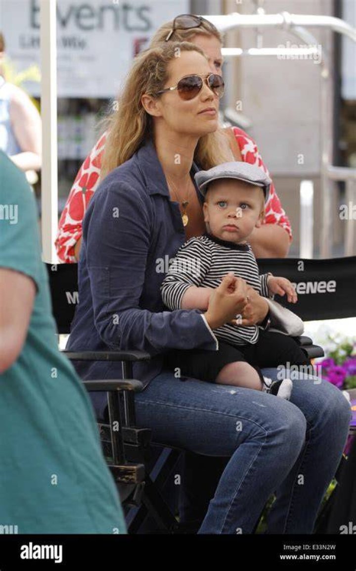 Elizabeth Berkley Steps Out With Son Sky Cole!
