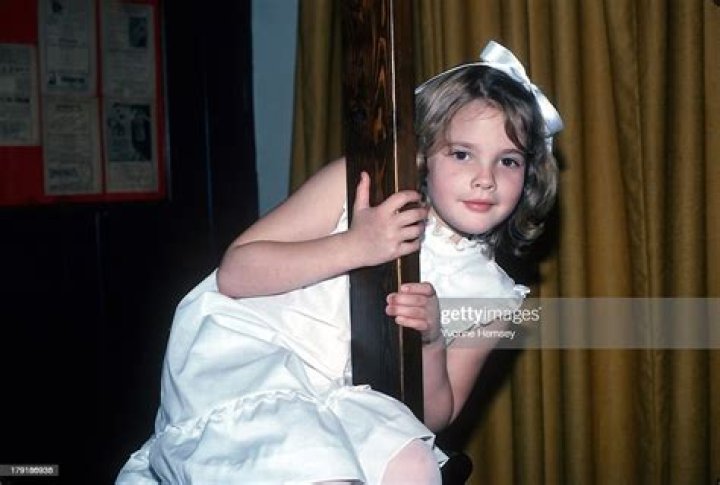 ET star Drew Barrymore poses for a photograph with her mother Jaid Barrymore June 8, 1982 in New York City. Photo / Getty Images