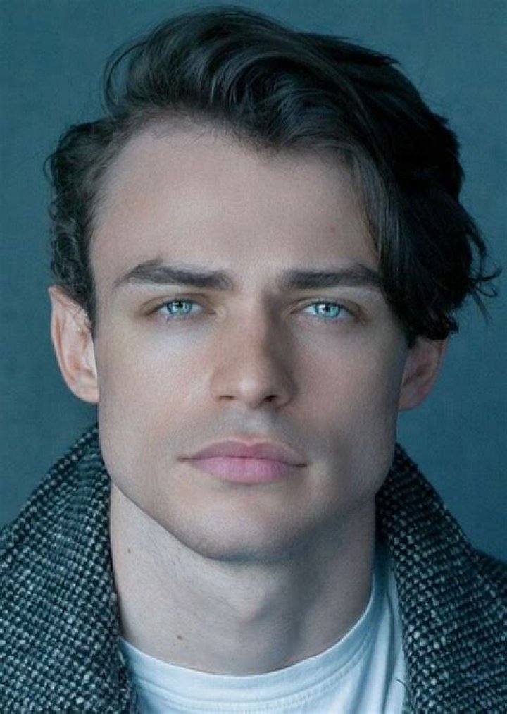 Fan Casting Thomas Doherty as James Bond in ReCast Characters for Reboot/Remake on myCast