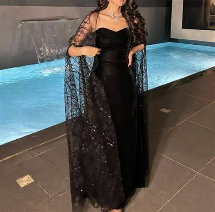 Fashion, Fun, Dress, Interaction, Tree, Event, Plant, Haute couture, 