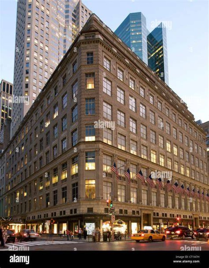 Fifth Avenue's brighter, more pedestrian-oriented future (NYC DOT)