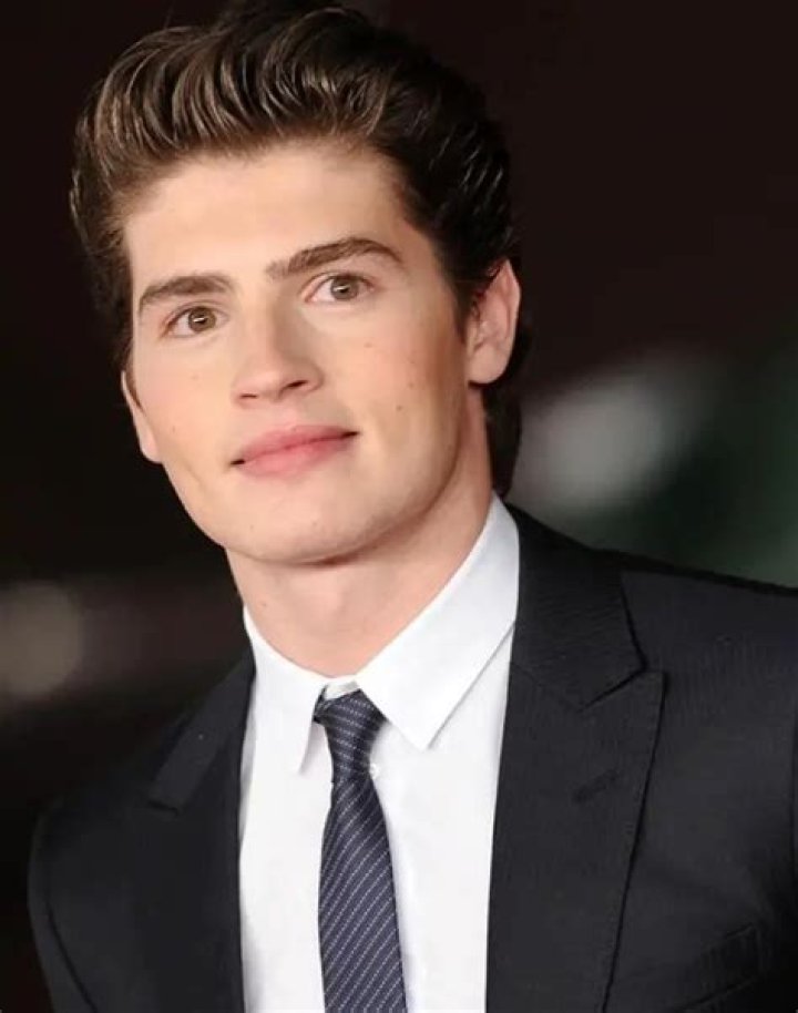Gregg Sulkin Net Worth, Age, Height, Weight, Family, Wiki 2024