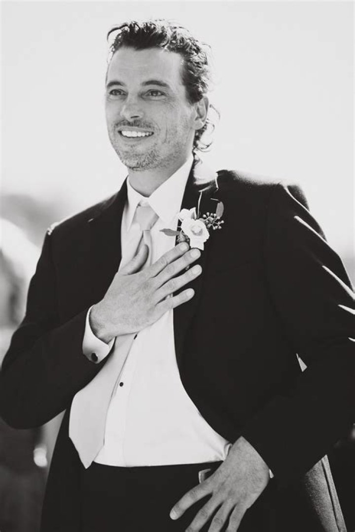 Grooms first look! Skeet ulrich, Skeet, Gray weddings