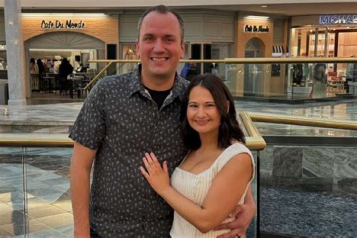 Gypsy Rose Blanchard&rsquo;s father says murdered mom Dee Dee &lsquo;asked for what