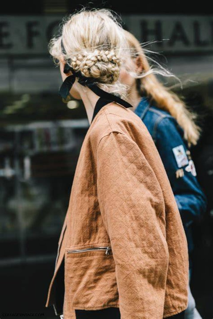 Hair, Blond, Street fashion, Hairstyle, Beauty, Long hair, Fashion, Vehicle, Car, Automotive design, 