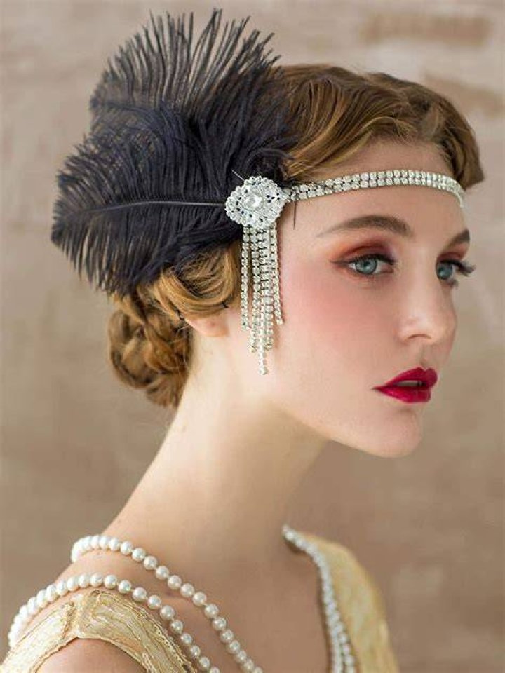 Hair, Clothing, Hairstyle, Headpiece, Hat, Fashion accessory, Pink, Beauty, Bridal accessory, Veil, 