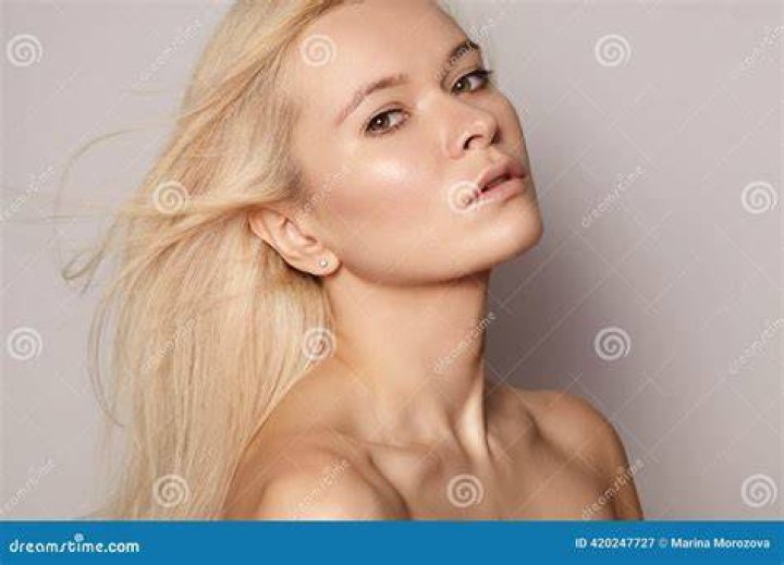 Hair, Face, Blond, Hairstyle, Beauty, Long hair, Eyebrow, Layered hair, Chin, Premiere, 