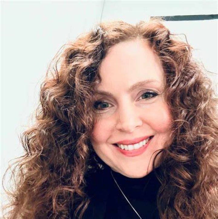 Headshot of DeAnna Janes