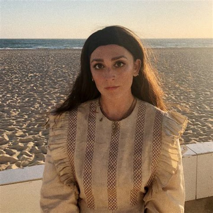 Headshot of Tara Gonzalez Headshot of Tara Gonzalez