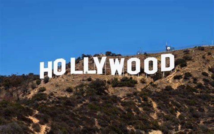 hollywood sign area a suicide site
