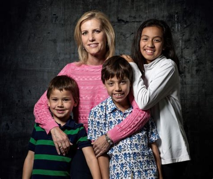 How many children does Laura Linney have?