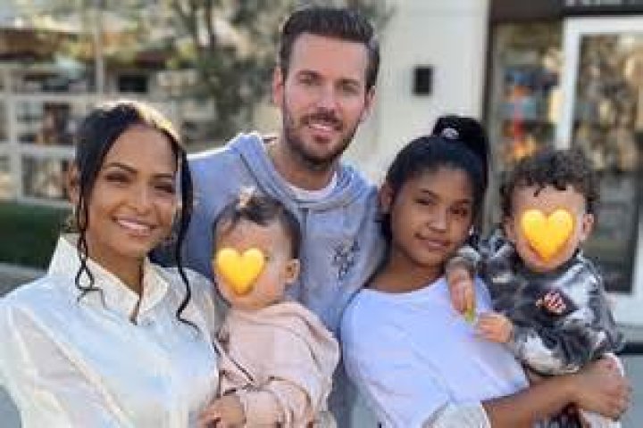 How many kids does Christina Aguilera have?