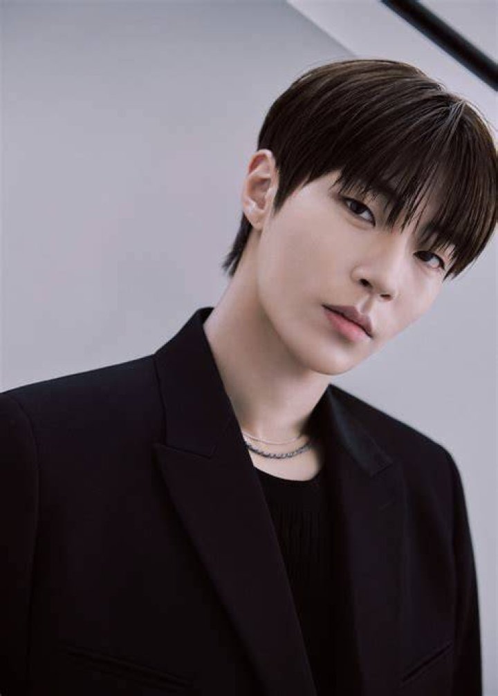 Hwang In Yeop On Playing Student Roles In His 30s, Chemistry With &ldquo;The