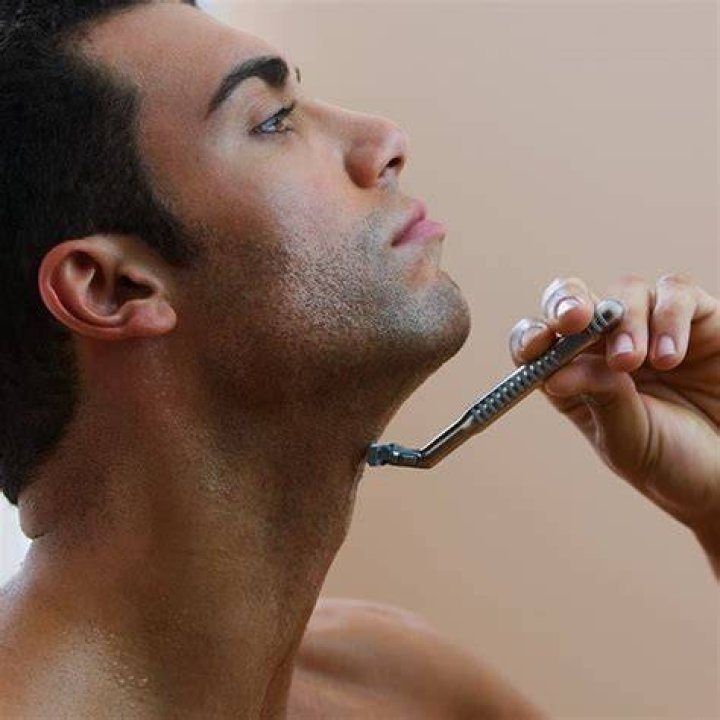 ​I Switched to a Single-Blade Razor. Here’s What Happened