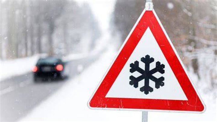 Icy conditions made driving difficult for motorists in Dunedin last night. Photo / ODT