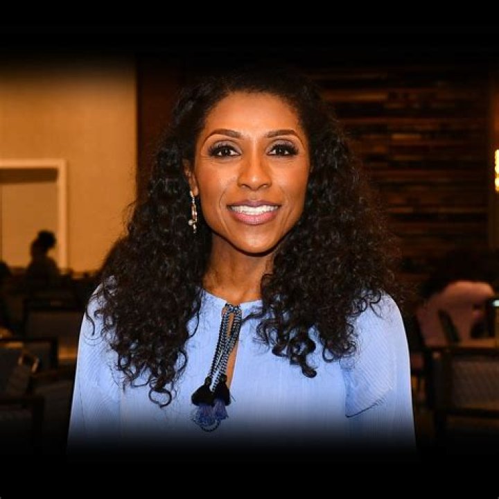 Jacqueline Walters - Age, Bio, Birthday, Family, Net Worth