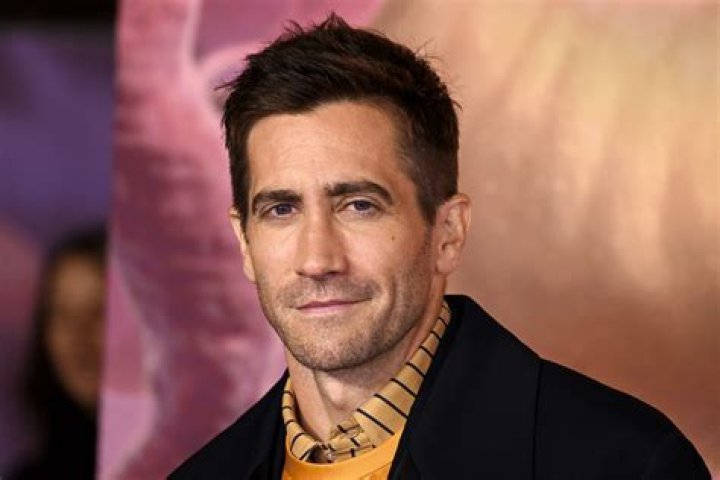 Jake Gyllenhaal Net Worth, Age, Height, Weight, Family, Wiki 2024