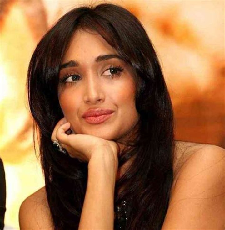 Jiah Khan Height, Net Worth, Affairs, Age, Bio and More