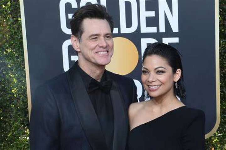 Jim Carrey dating co-star Ginger Gonzaga